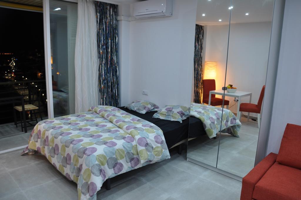 Studio Sea View Terrace ตอร์เรโมลิโนส ภายนอก รูปภาพ